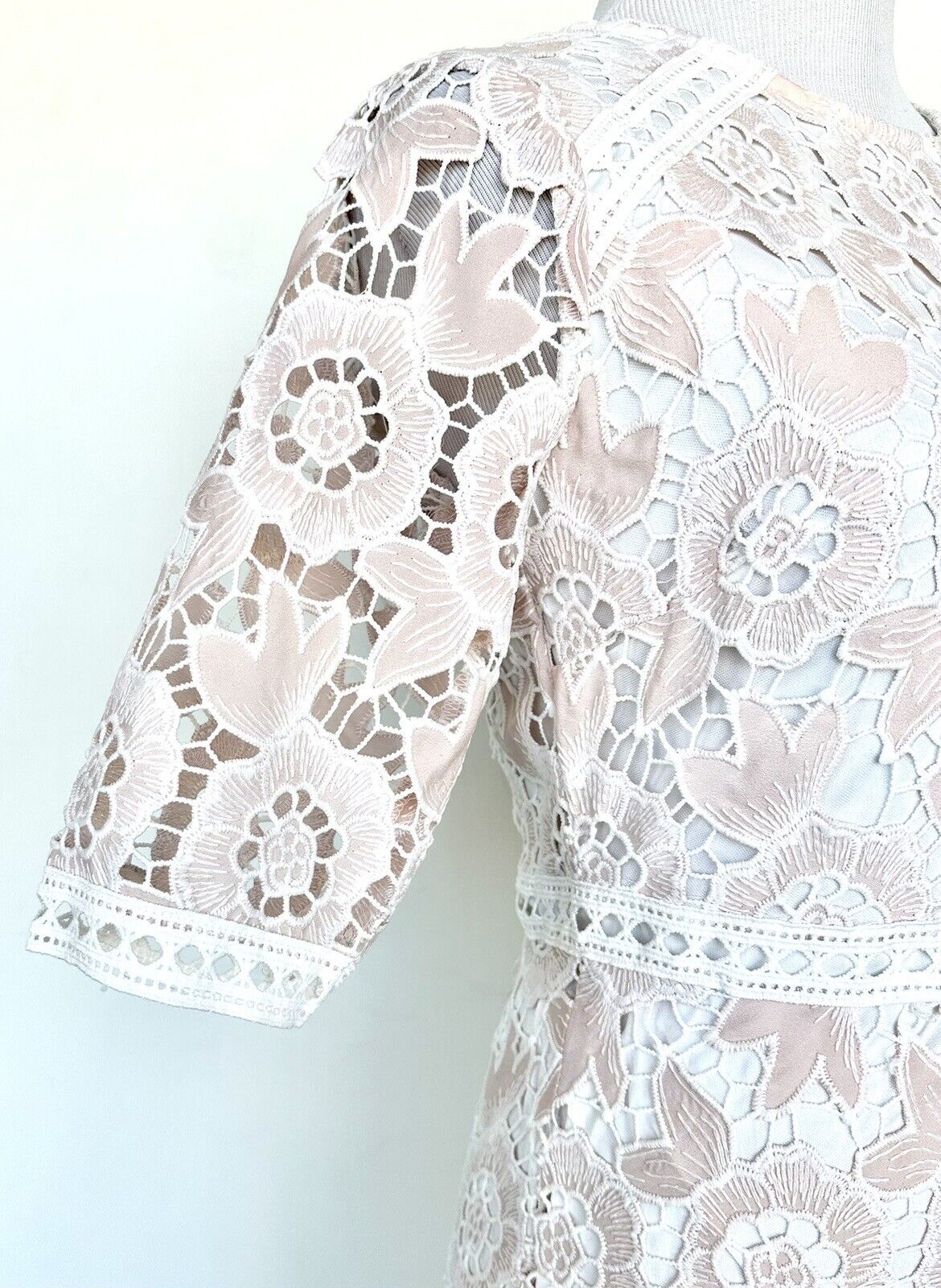 Just Me Pale Pink White Lace Dress Price $88 Size XS NWT Ruffle Hem