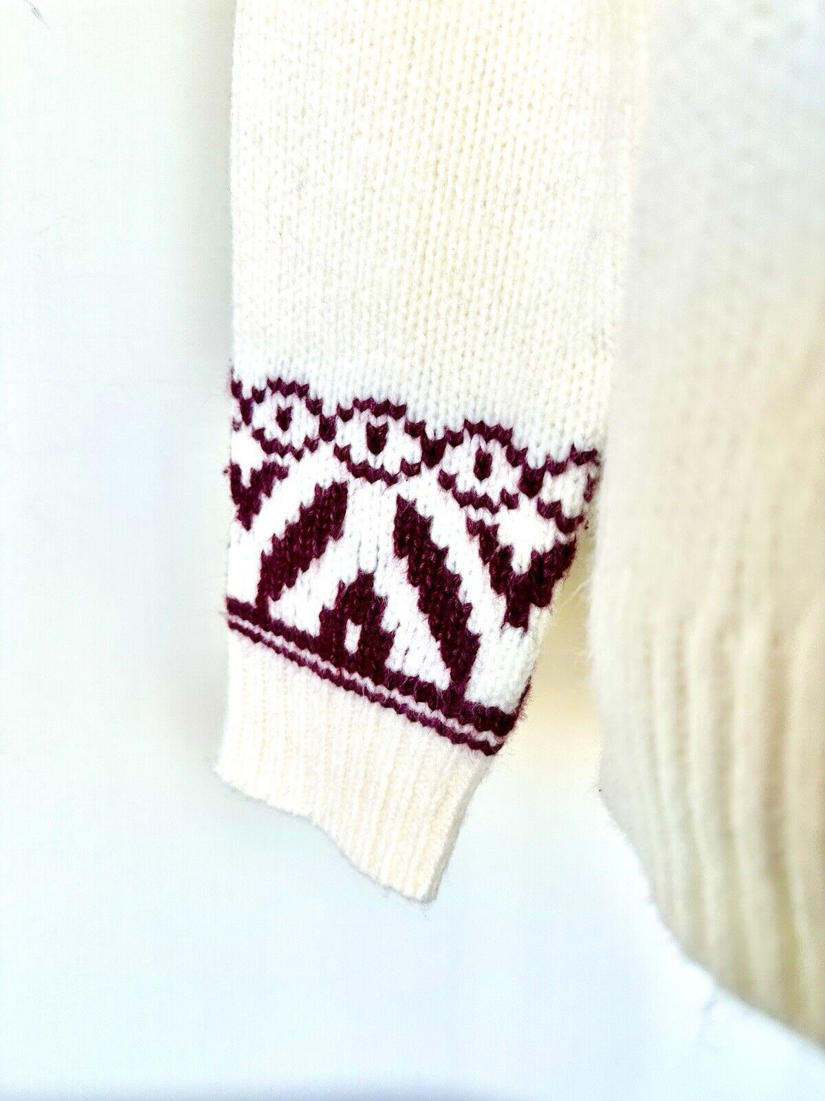 NWT SUNDANCE SNOW HAVEN SWEATER BURGUNDY IVORY Retails $118 Size XS