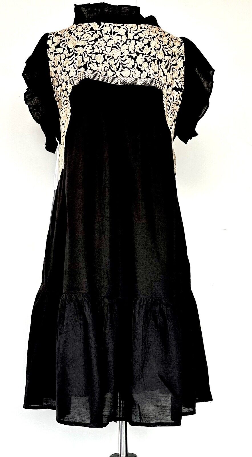 NWT J Marie embroidered Tiered Honey Dress size XS Retail $128 Price $69 Black