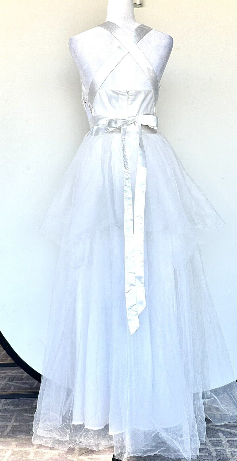 Aura White Tulle Midi Halter Dress With Cross Back Retails $108 Size Small NWT