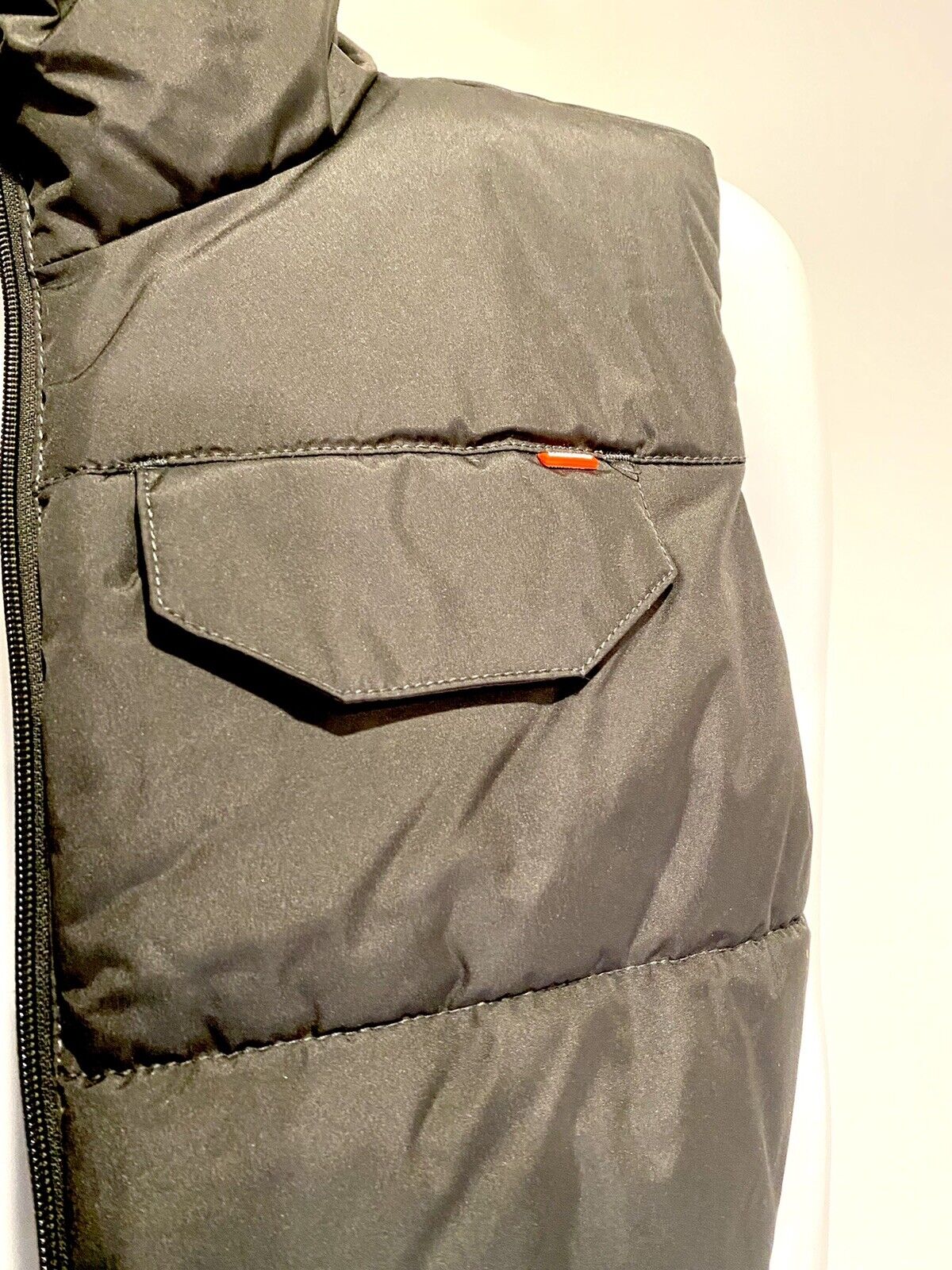 Hawke & Co Heavyweight Shell Carbon Puffa Vest Jacket Retail $150 Price $79 XL