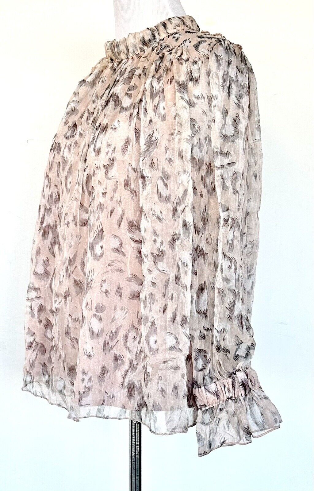 TCEC Chiffon Animal Print Peach Blouse Price $38 Ruffle Neck Size Small