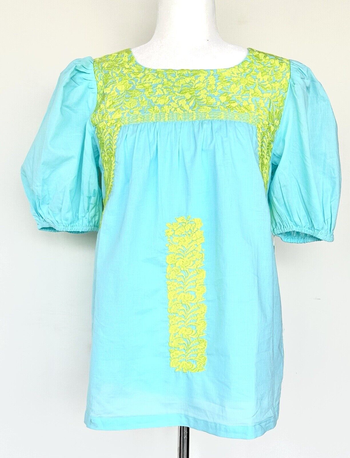 J Marie embroidered Cove Top Sz XS NWT Aqua Blue Puff Sleeve Retails $118