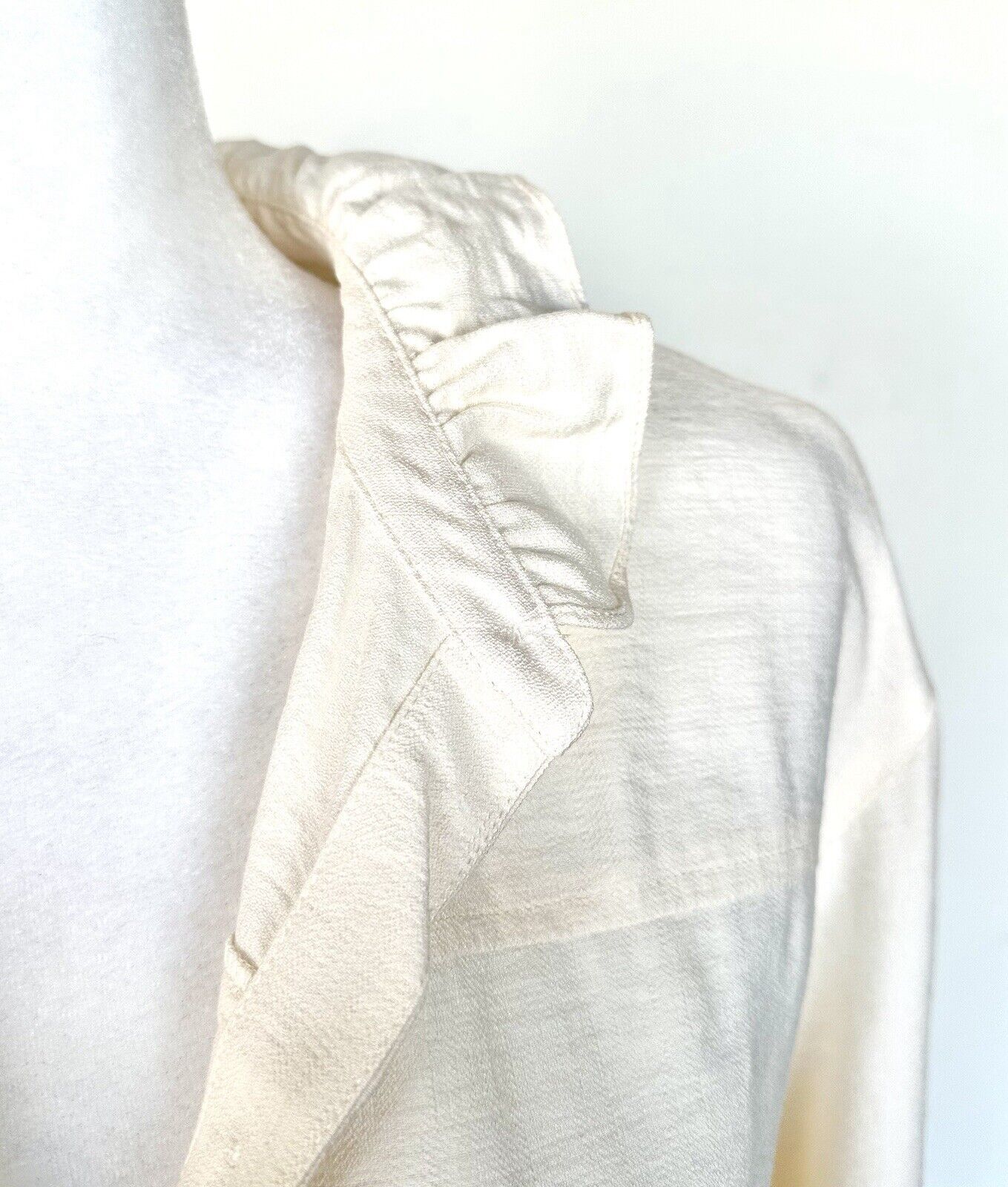 Darling Clothing Cream Ruffle Blouse. Retail $115 New With Tags XS