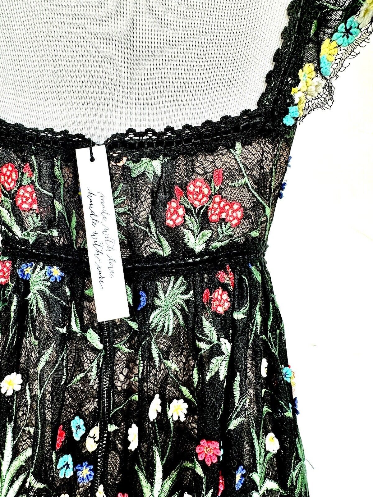 Alice + Olivia McKenna Embroidered Empire Waist Maxi Dress Retails $1795 Size 2