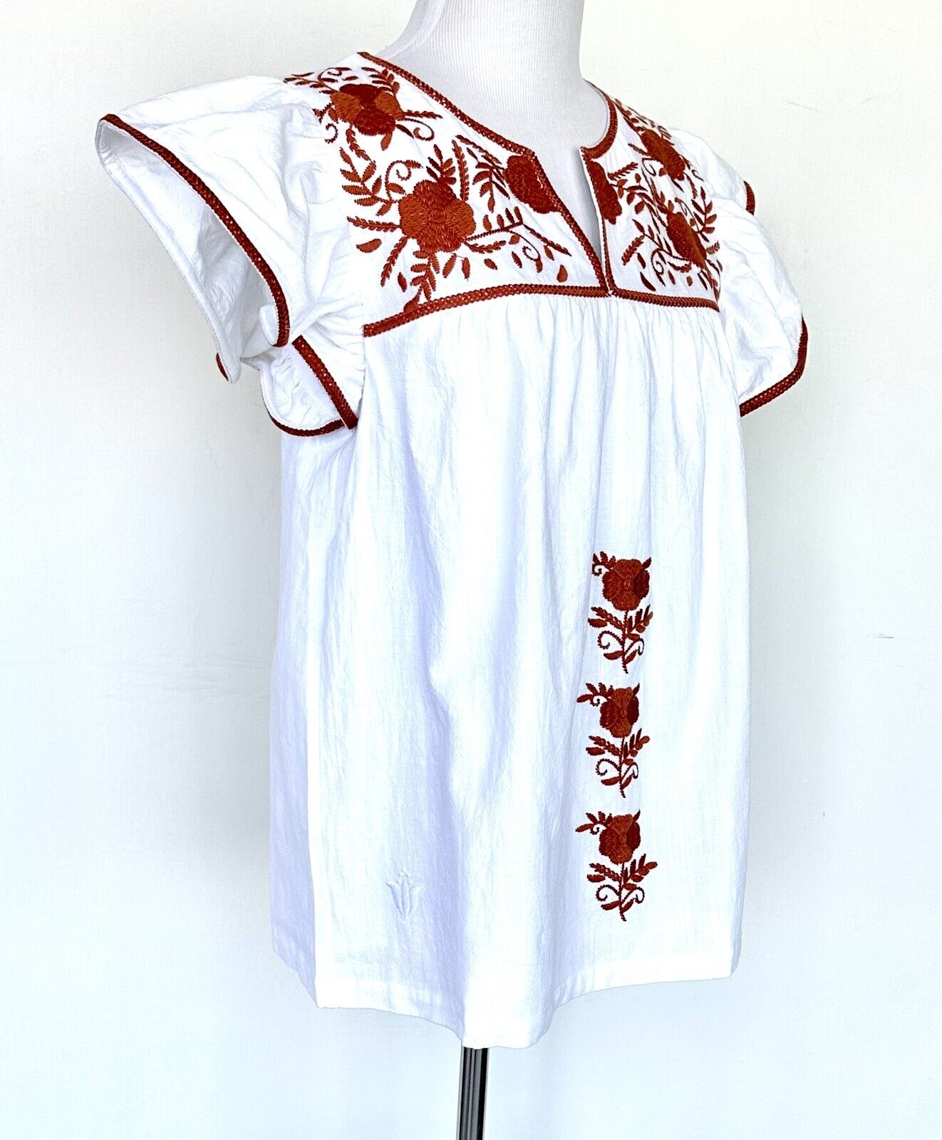 NWT J Marie embroidered Aiden Top size XS Retail $106 Price $56