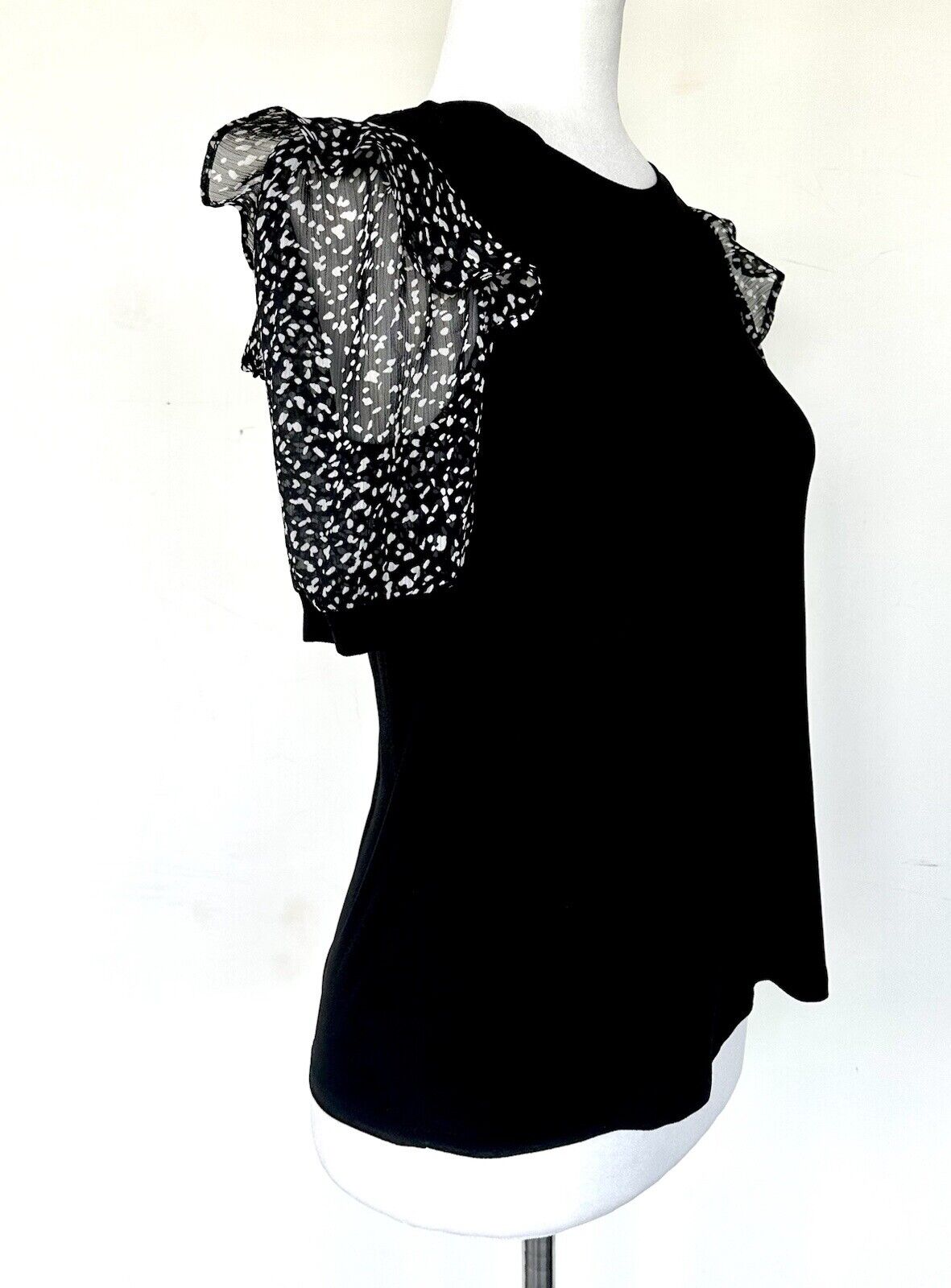 CeCe Puff-Sleeve Top. Black w/polka dot SS NWT Chiffon Sleeve Retail $69 XS