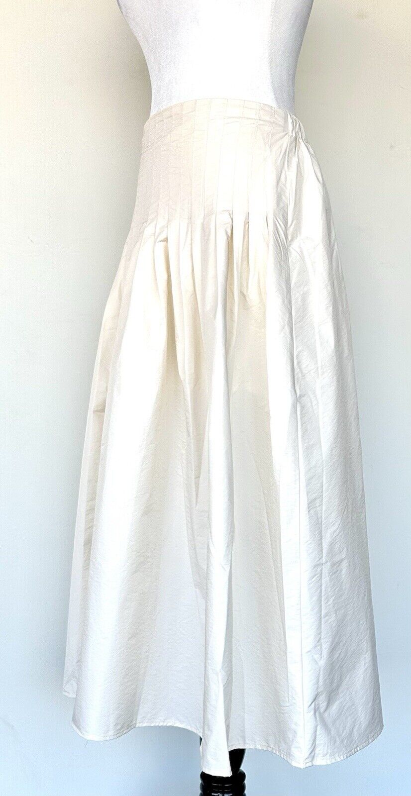 Mable Cream Skirt pin tucked Pleating. Size Small New