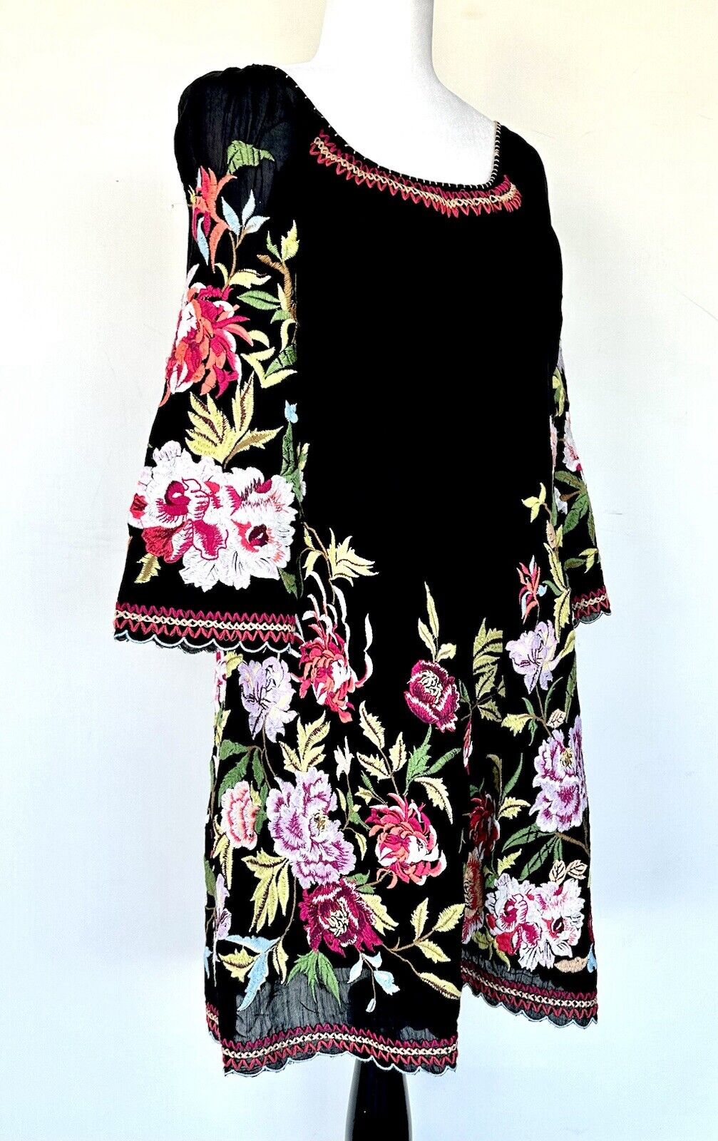 Sundance Embroidered Keiko Blooms Dress Size XS New With Defects Retail $149.98