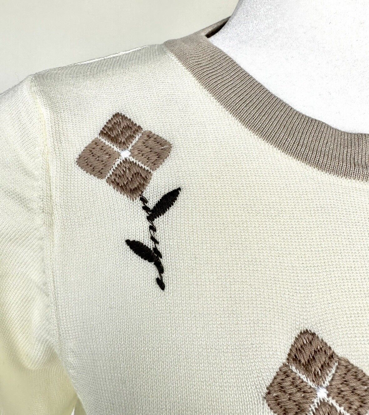 DDD Retro Style Knitted Sweater Short Sleeve Embroidered Size M