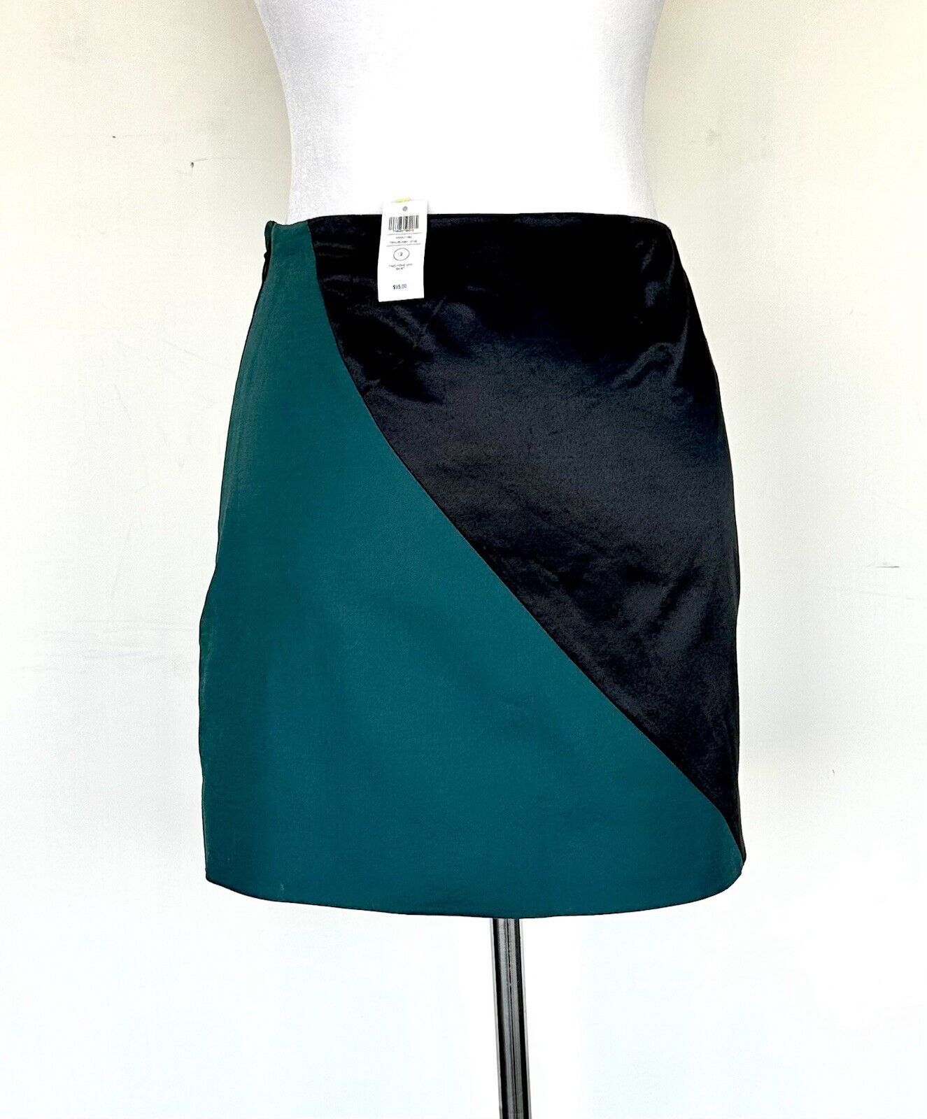 Kate Spade Saturday Black Two Tone Mixed Media Mini Skirt Size 2 Retails $95