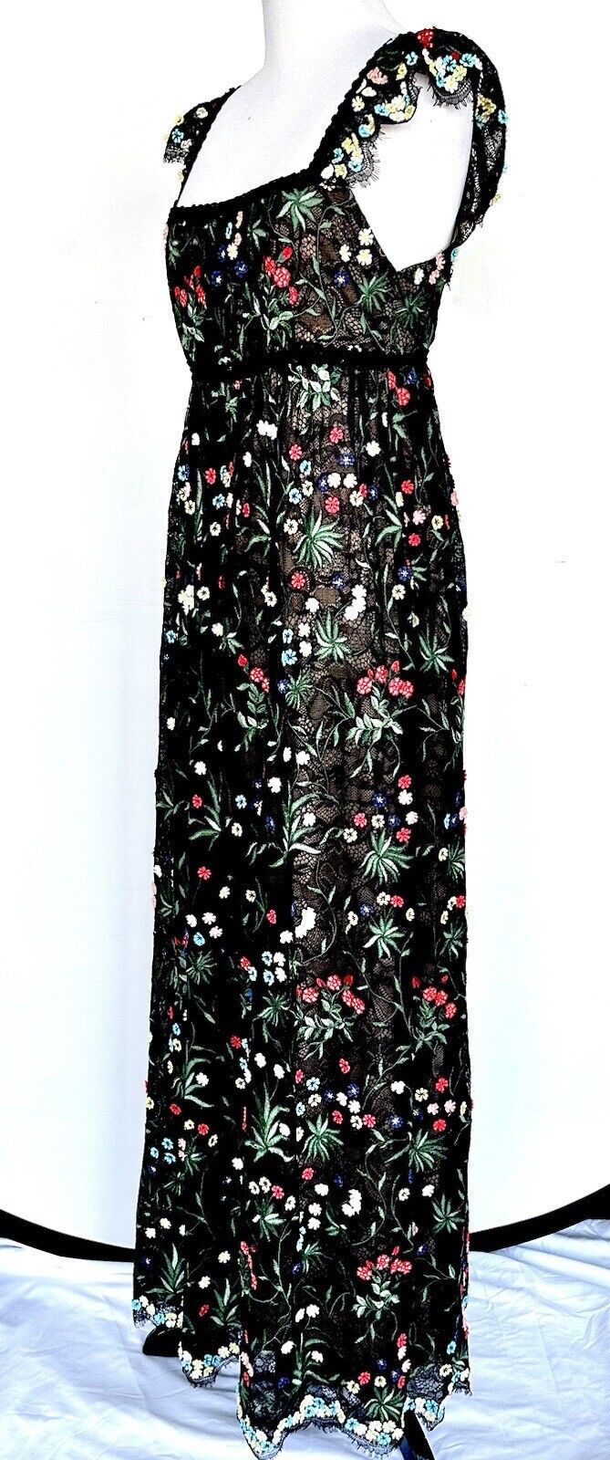 Alice + Olivia McKenna Embroidered Empire Waist Maxi Dress Retails $1795 Size 2