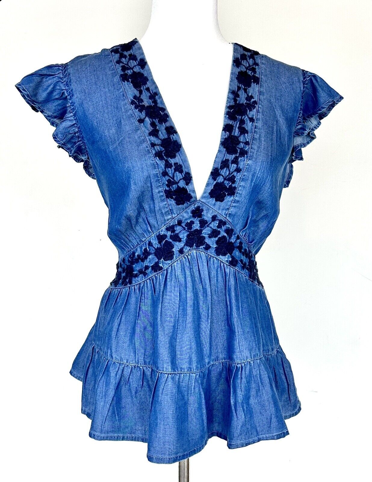 Venus Soft Denim Embroidered Top $44 Peplum Flutter Sleeve Size M Smocked Back