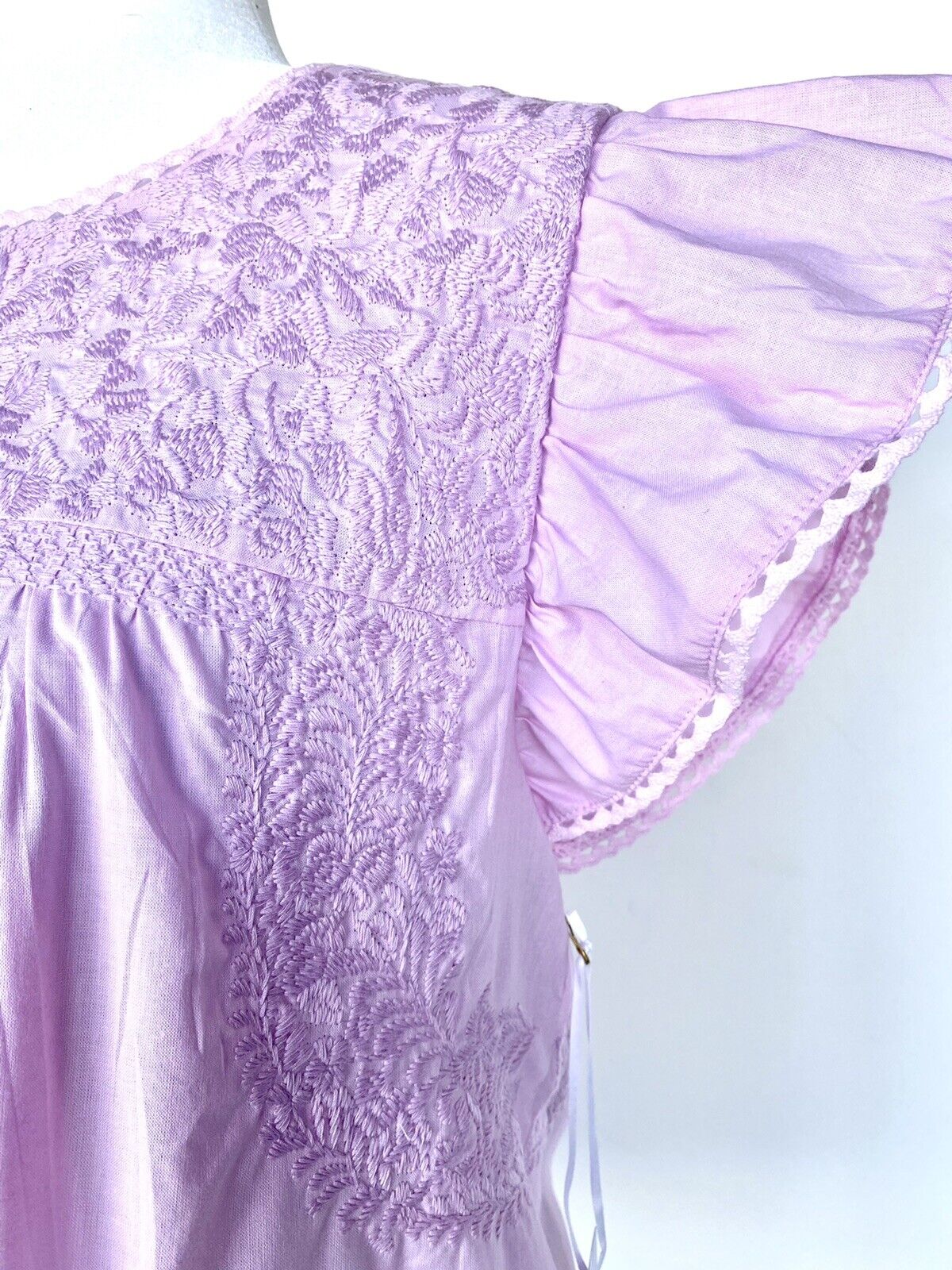 NWT J Marie embroidered Lincoln Top size S Retail $106 Price $56 Lavender