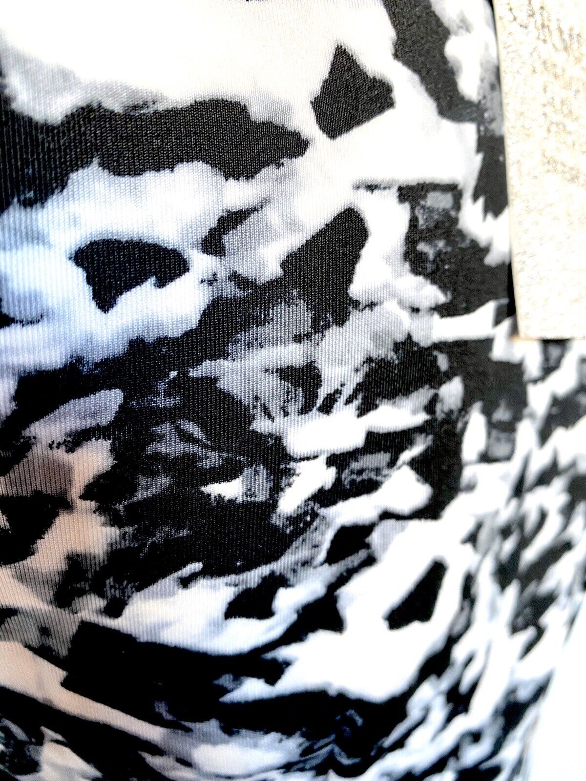 Carmen Marc Valvo Sz 4 Black & White Stretch  Dress Price $66  NWT