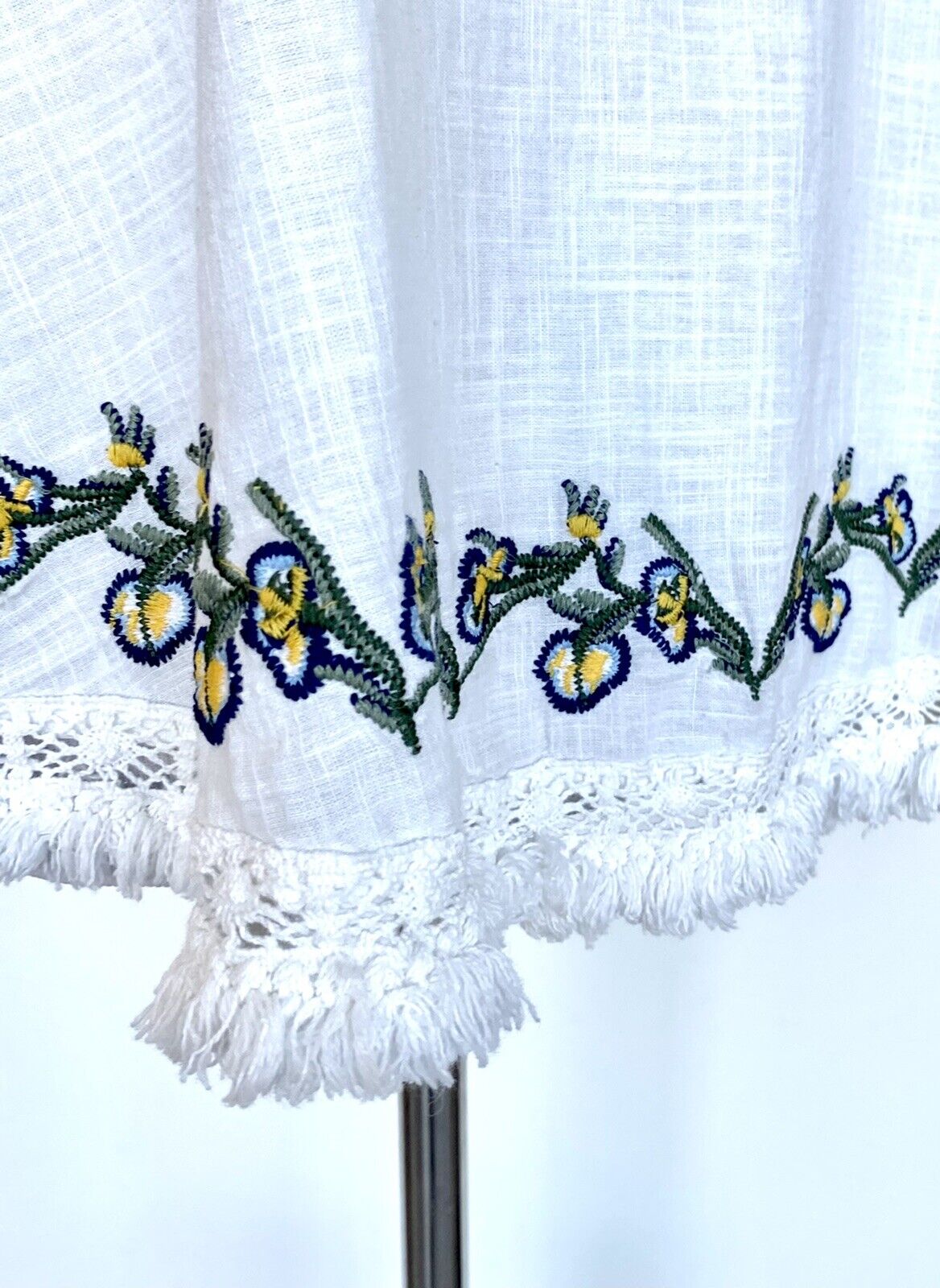 Max Studio Embroidered Muslin Cotton Tunic Size XS Retails $98 Price $38 NWT