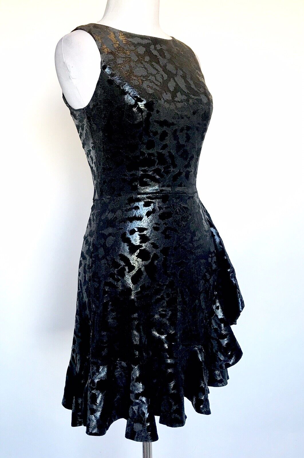 Aqua NWT Dress Black Velvet Ruffle Skirt Stretch Dress XS Retail $88 Price $42