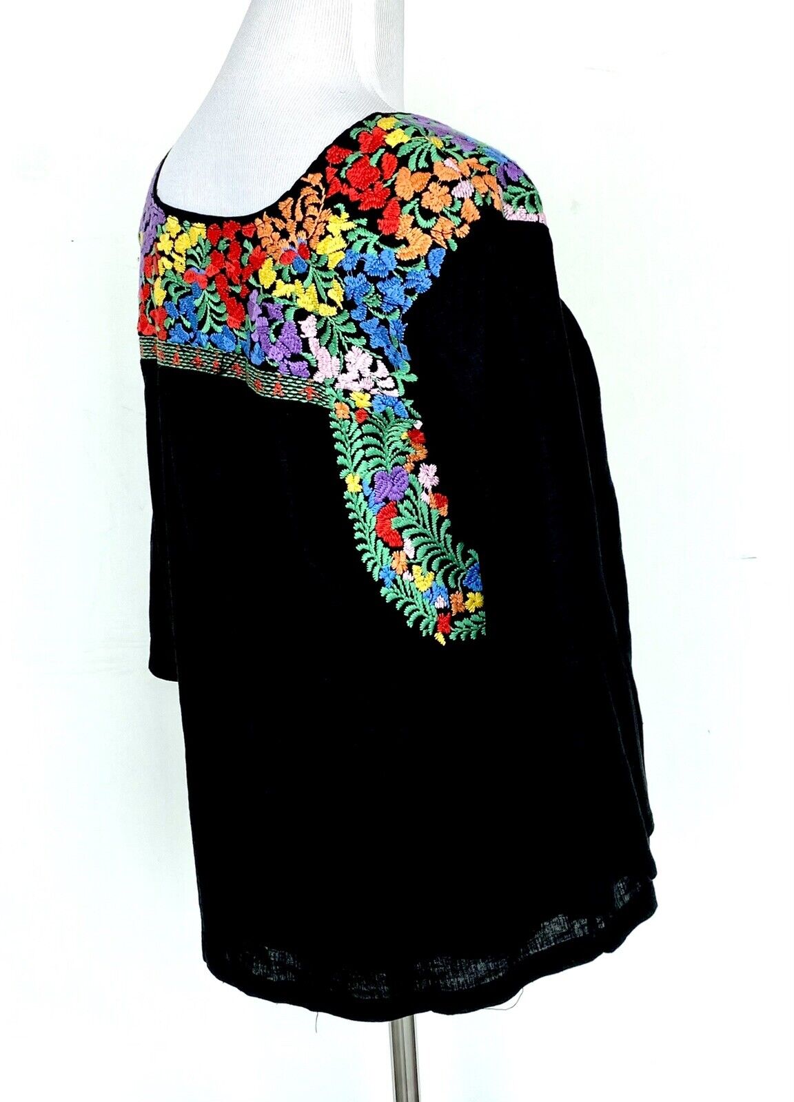 J Marie embroidered Bianca Top bell sleeve size XSmall Retail $92 Price $42 NWT