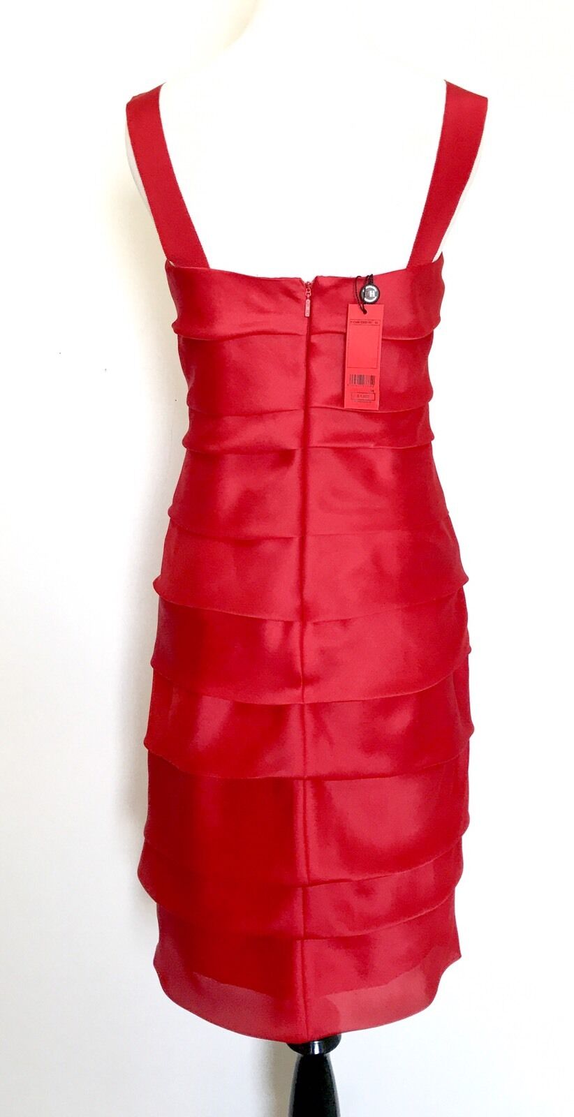 Carolina Herrera Red Silk Formal Dress. Retails $1000 NWT Price $398 Size 2