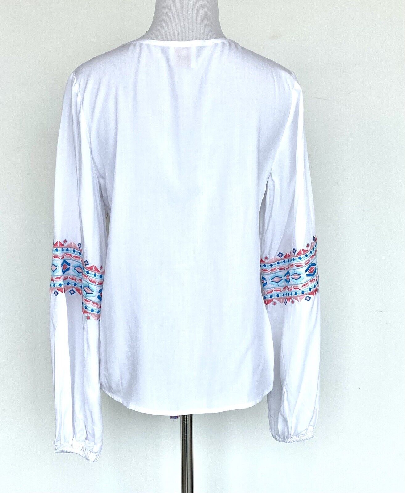 NWT J Marie embroidered Brittney Top size XS Retail $76 Price $38