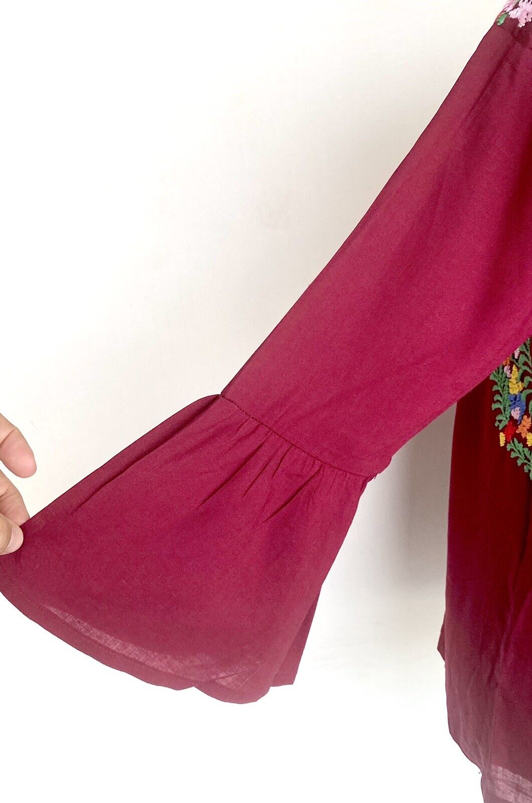 NWT J Marie embroidered Bridget Top bell sleeve size Small Retail $96 Price $42