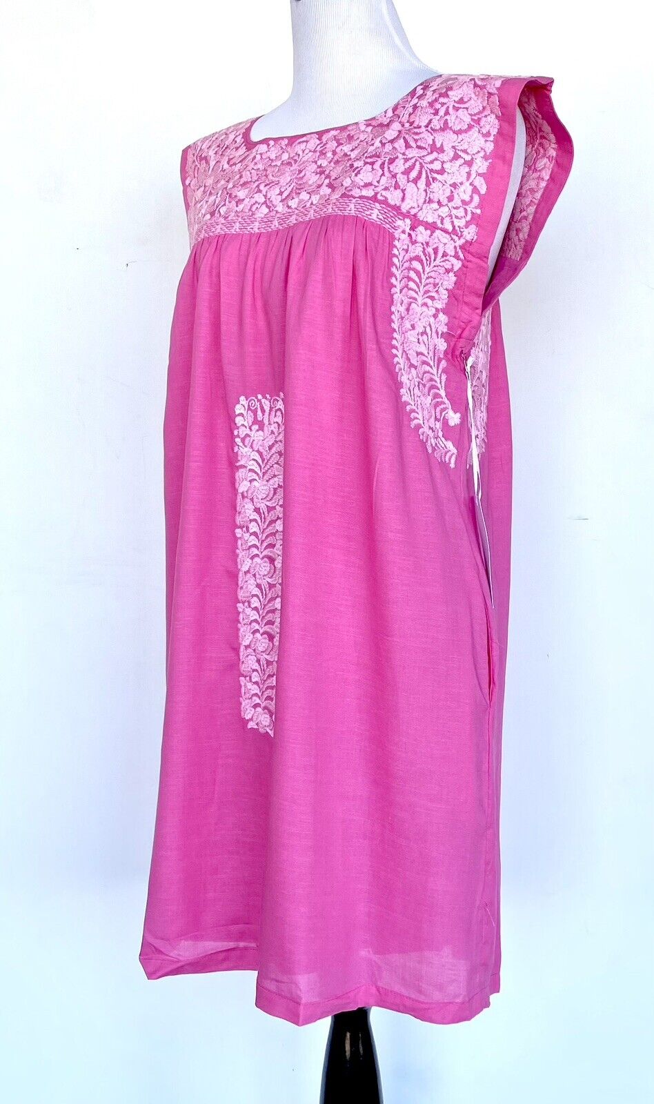 NWT J Marie embroidered Devyn Linen Dress size S Retail $114 Price $65 Pink