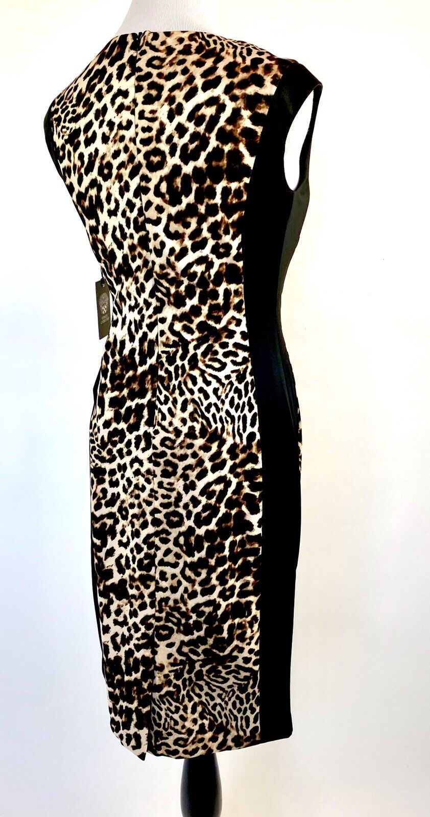 Vince Camuto Leopard Stretch Scuba Bodycon Dress. Size 4 Price $45