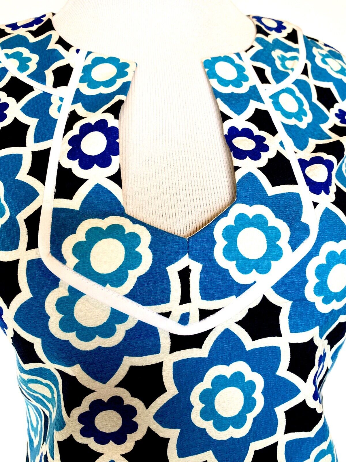 Trina Turk Sleeveless Moroccan Print Tunic Dress Retail $298 Price $108 Sz 2