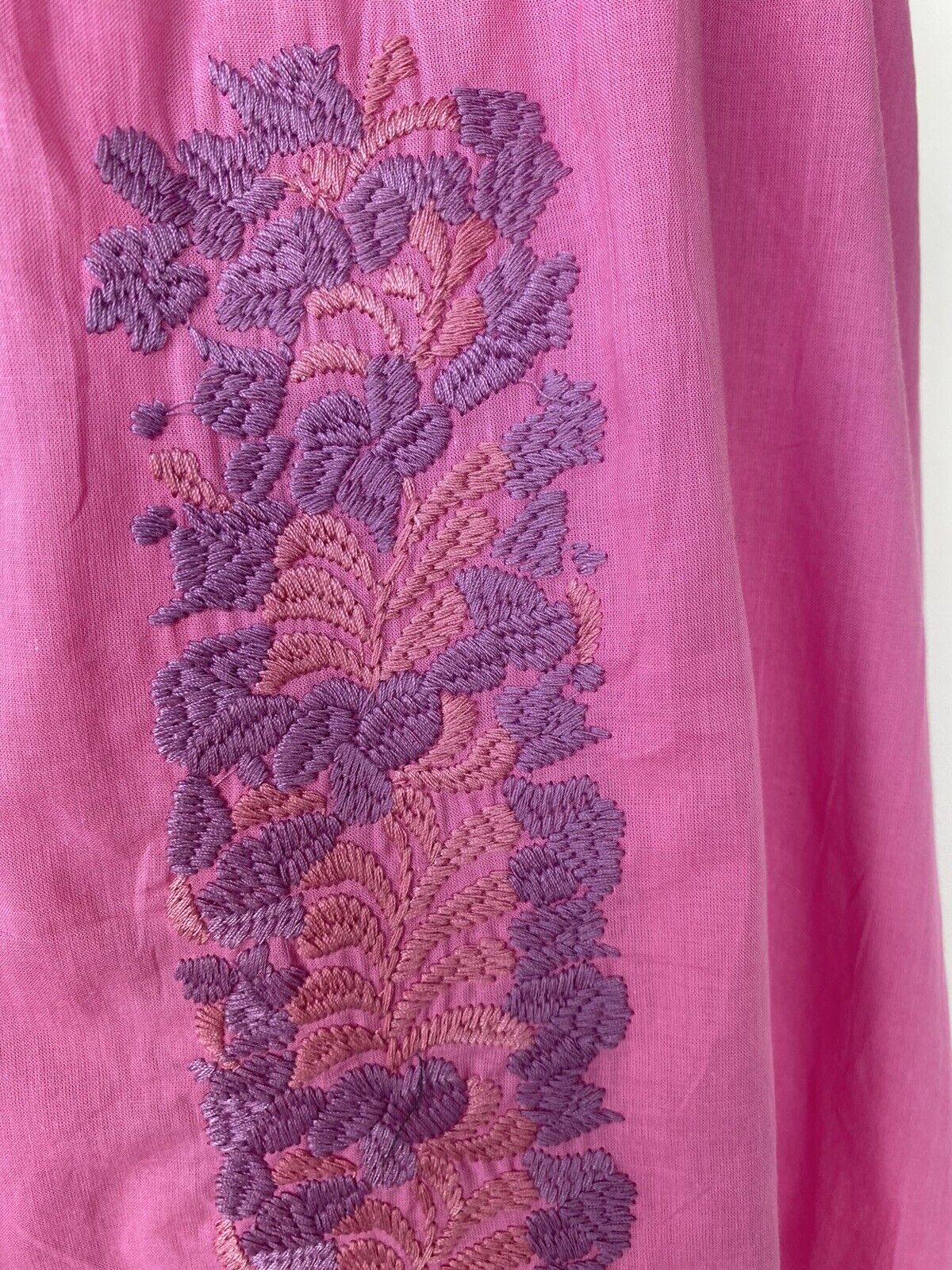 NWT J Marie embroidered Steph Dress size XS Retail $114 Price $65 Pink