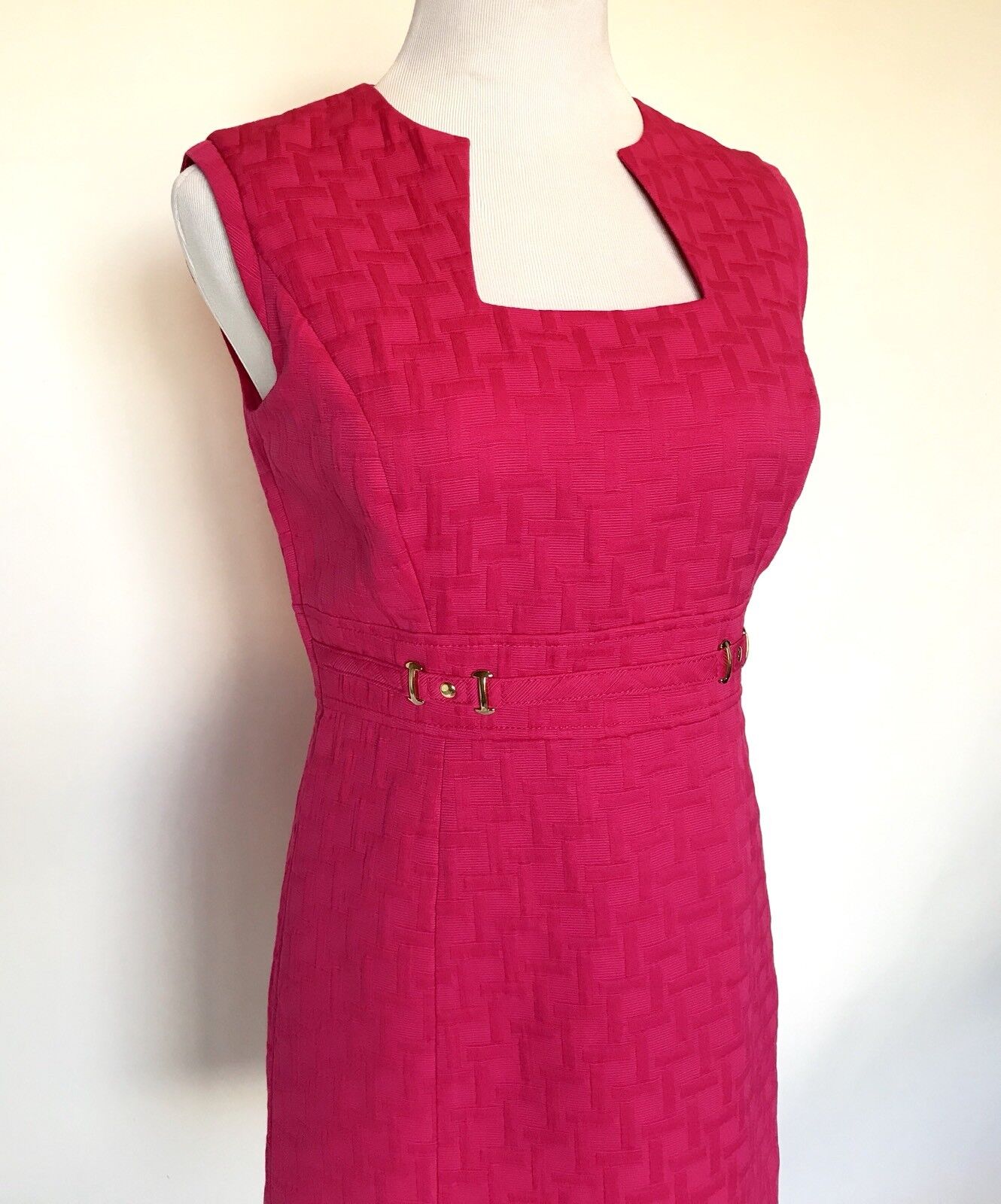 Tahari Arthur S. Levine Black Hot Pink Buckle Dress 6P NWT Retail $129 Price $67