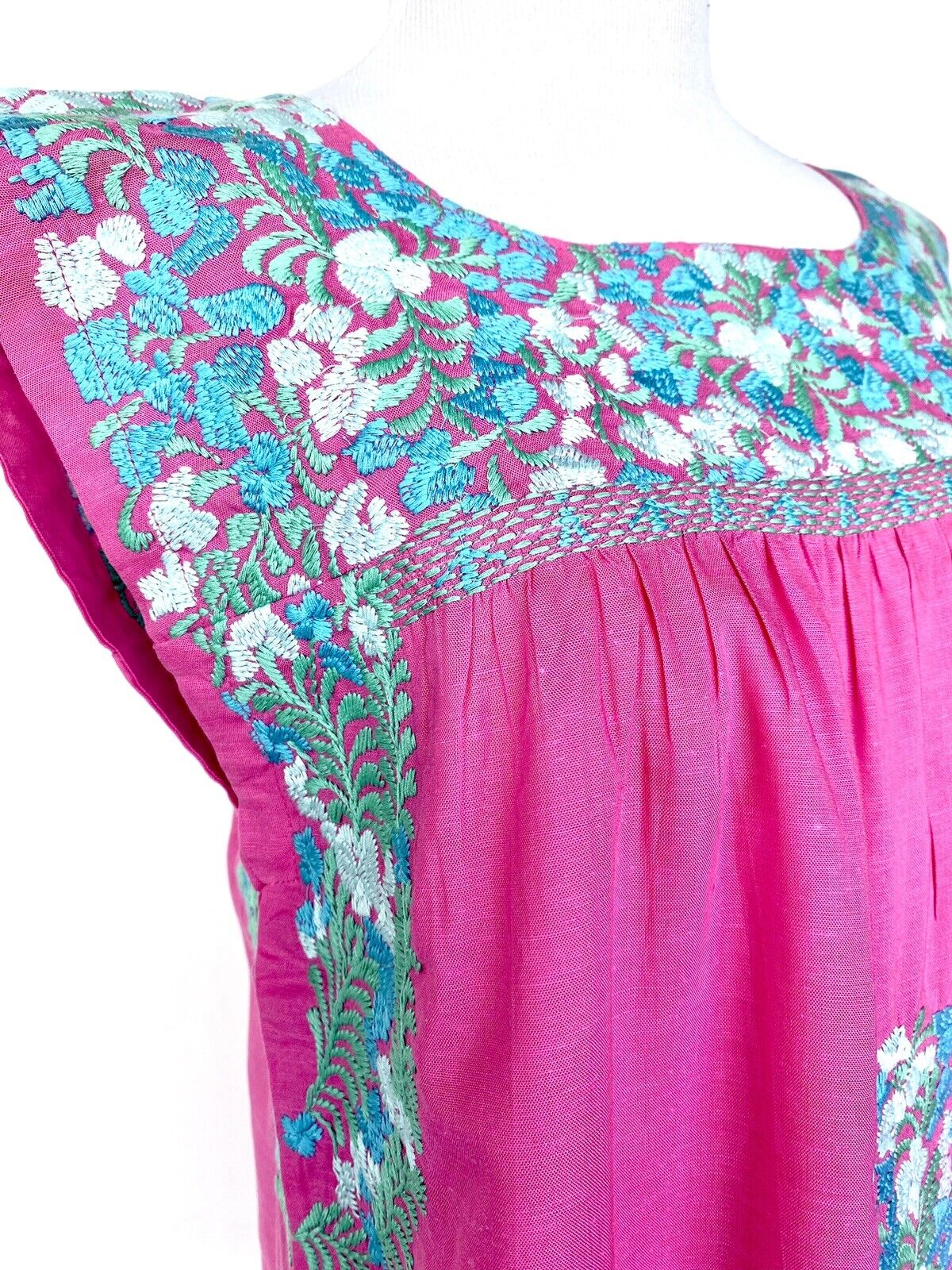 J Marie embroidered Linen Hannah Top size XS Retail $102 Price $56 Blue Pink