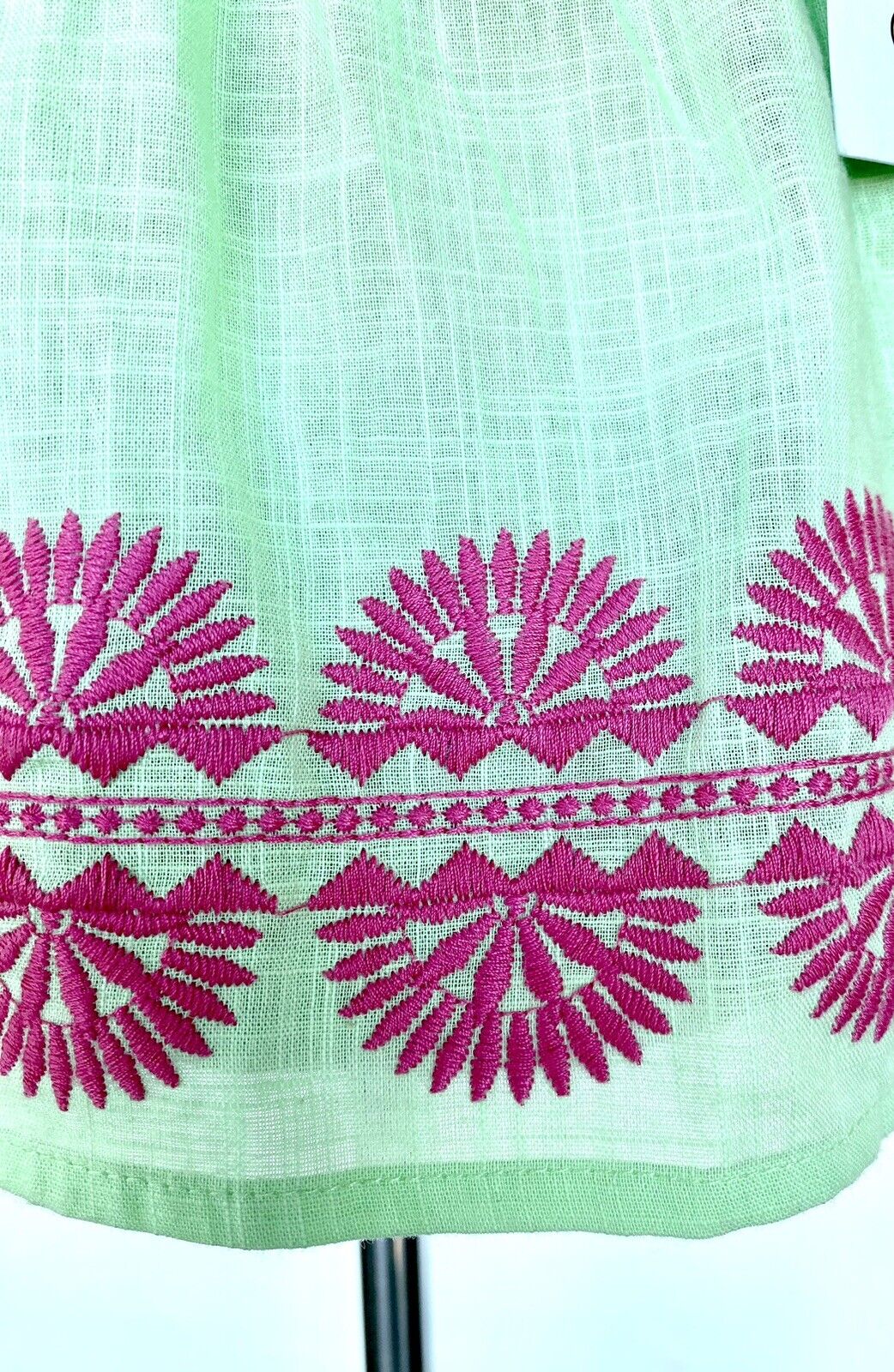 NWT J Marie embroidered Raya Top size XS Retail $106 Price $54 pale green pink