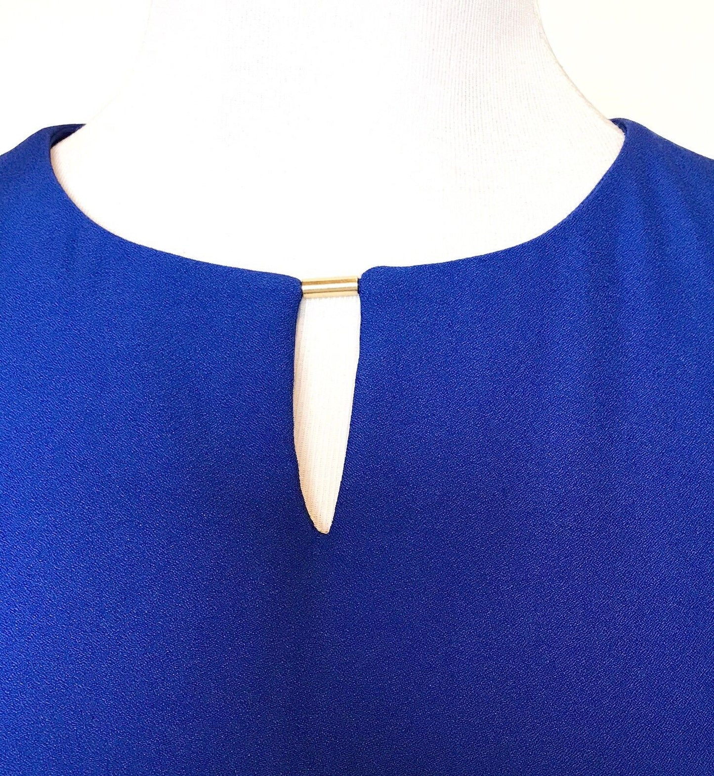 Tahari Arthur Levine Gold Bar Blue Wrap Dress. NWT Retail $128 Price $59 Size 6