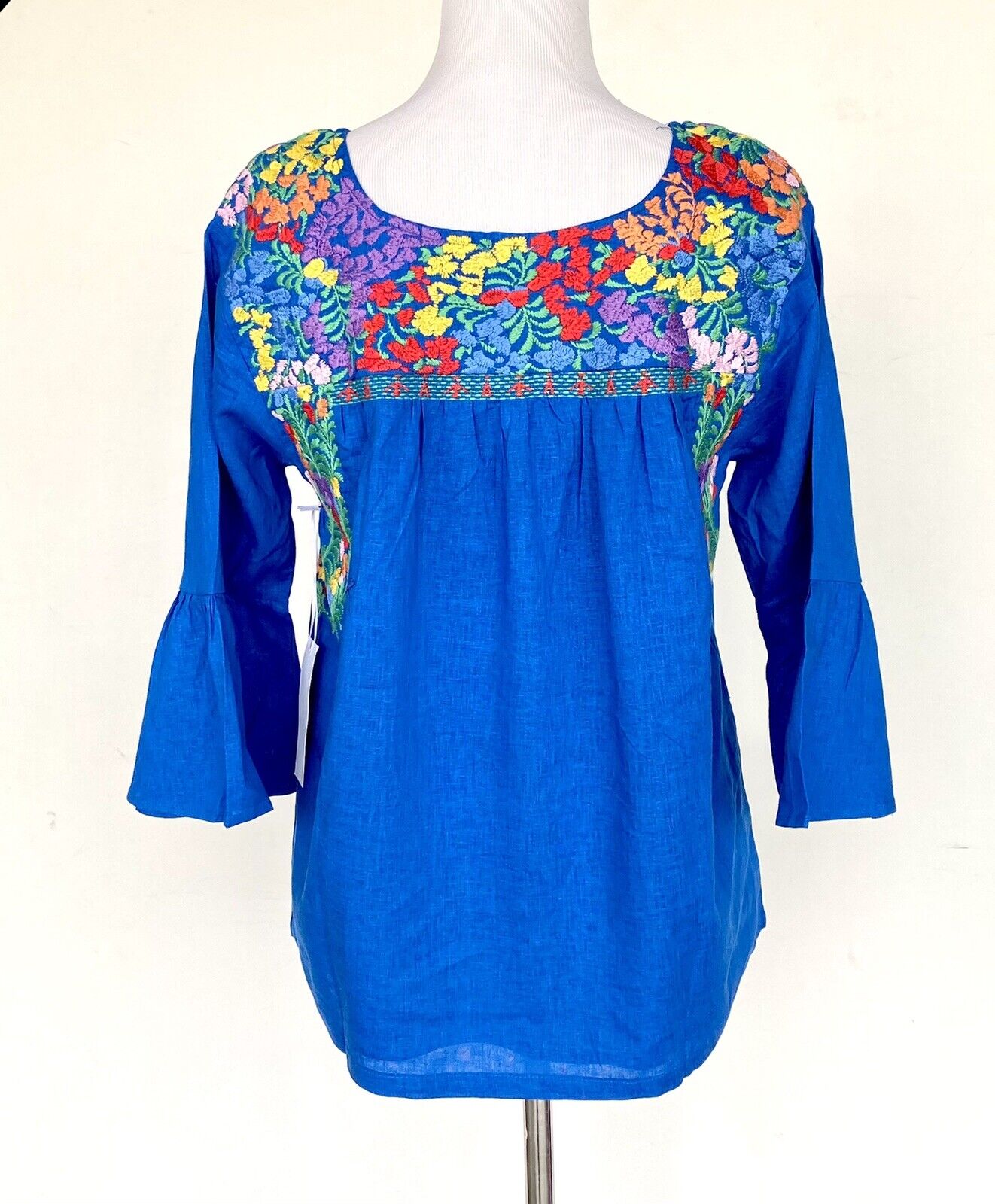 NWT J Marie embroidered Jenna Top bell sleeve size XSmall Retail $92 Price $59