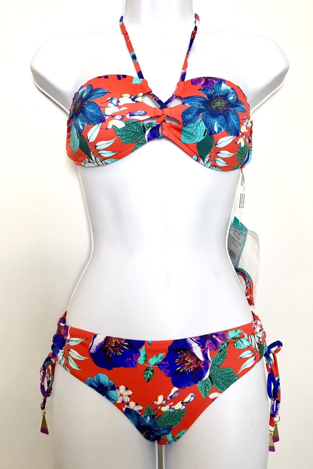 Seafolly Halter Or Center Strap Bikini. NWT Retails $169 Price $84 Size 4