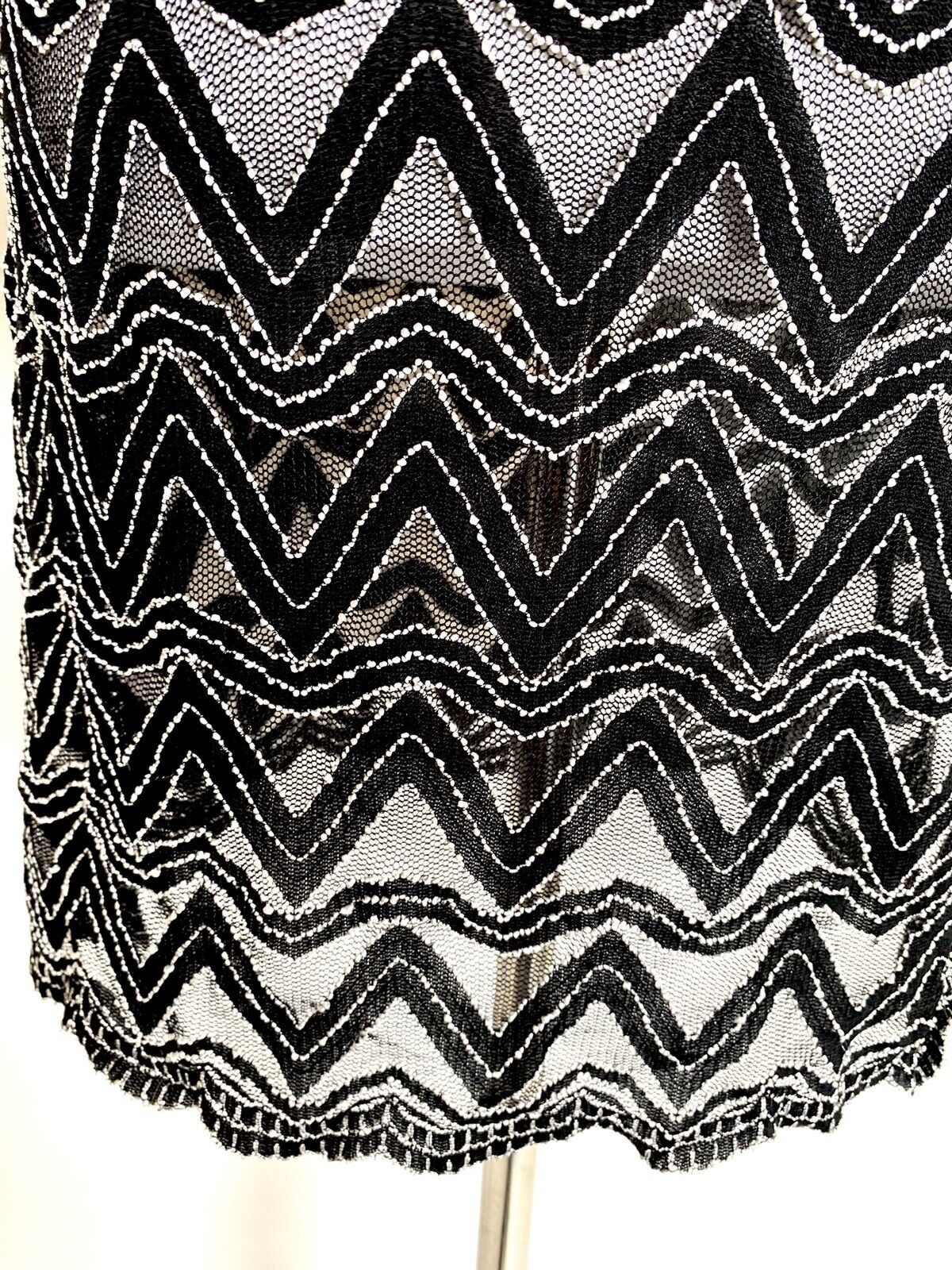 j valdi cover up Black & White Embroidered XS Retail $70 Price $24 NWT