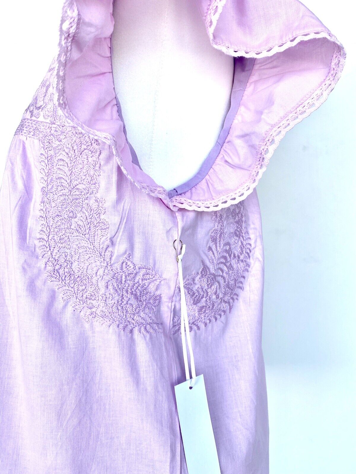 NWT J Marie embroidered Lincoln Top size S Retail $106 Price $56 Lavender