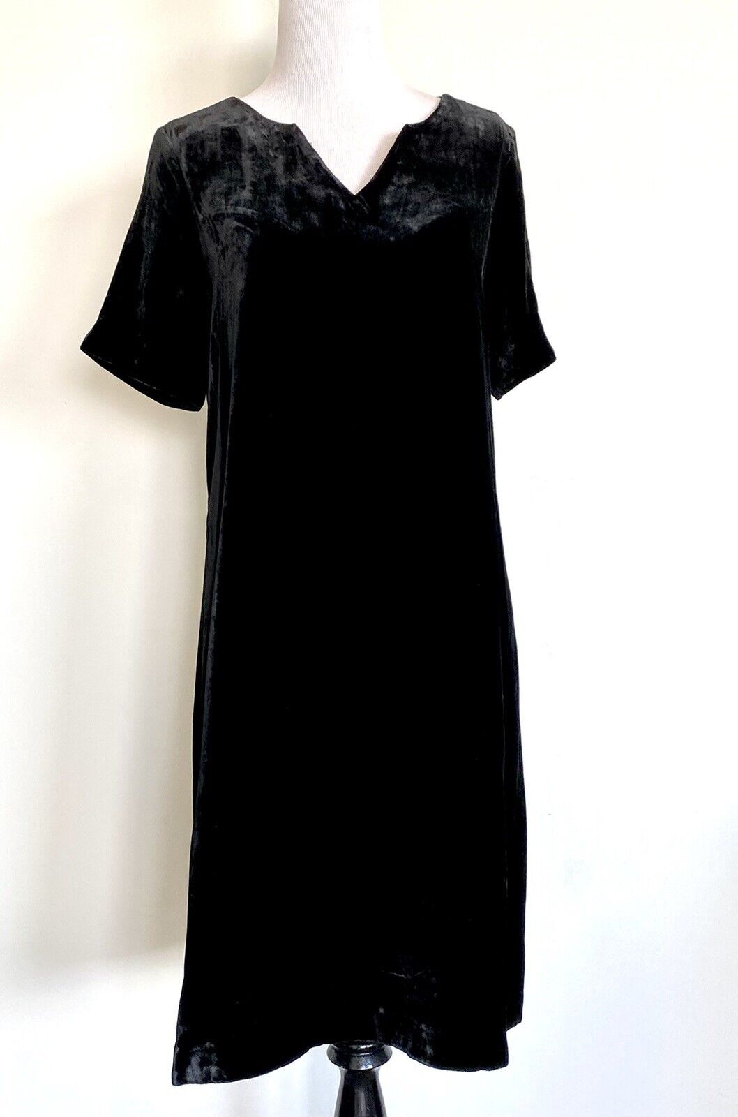 Sundance Olivia Velvet Silk Mix Black Dress Retails $168 Price $64 NWT Size XS