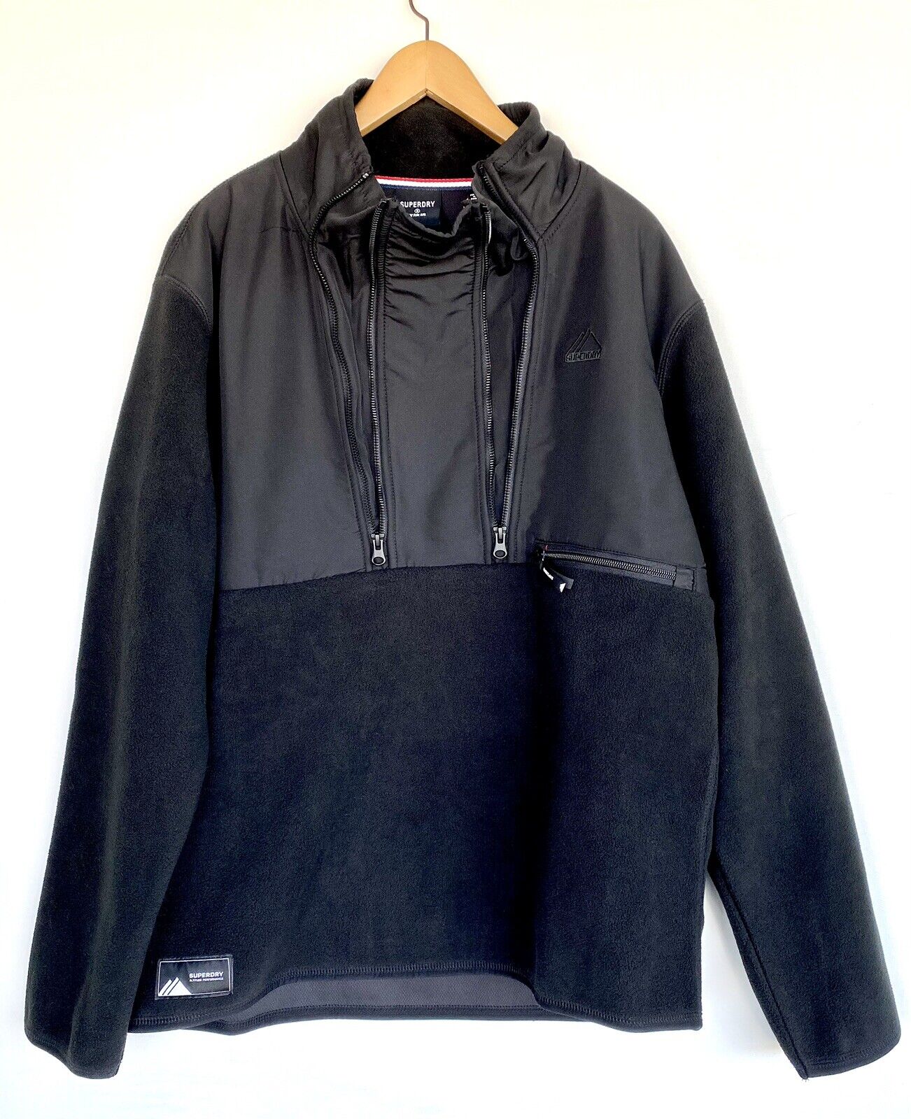 Superdry Sport Mountain Sport Fleece Jacket Size L Price $79.95 Black