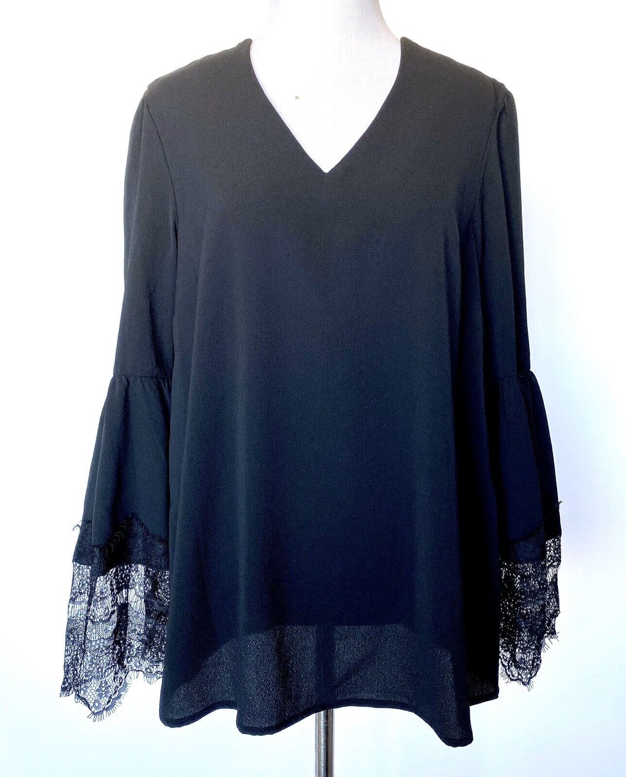 NINE WEST Black Lace Bell Sleeve Top XS Retails $89 Price $29 NWT