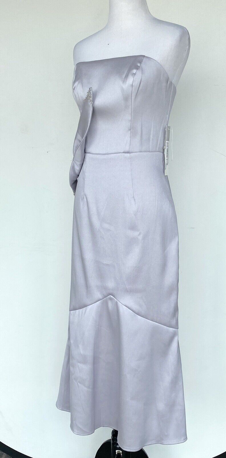 Kay Unger Bead Flower Grey Cocktail Dress Size 2 Retail $268 Price $78 NWT