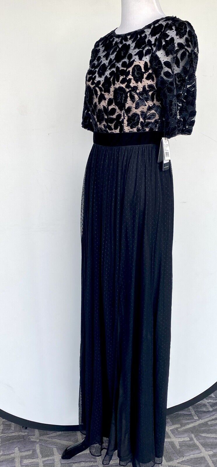 Adrianna Papell Black Velvet & Net Rose Gown NWT Size 0 Retail $199 Price $89