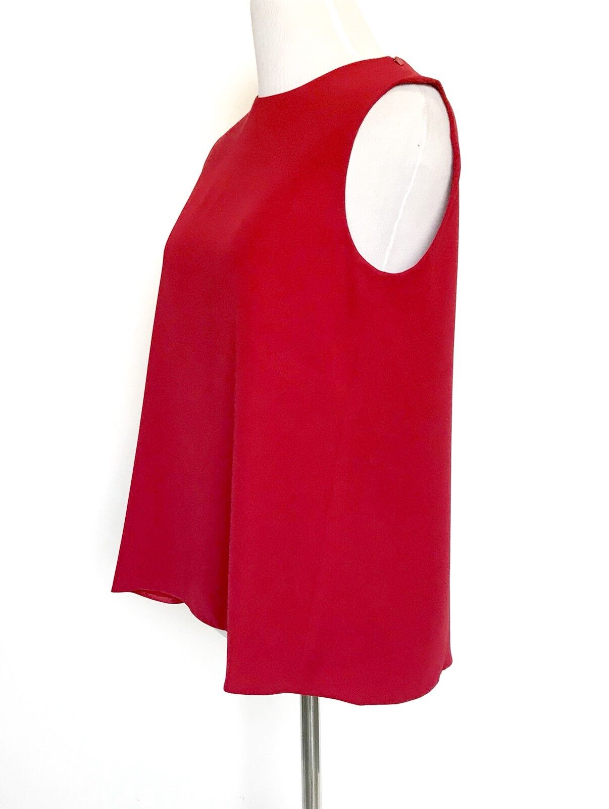 Carolina Herrera Red Lace Panel Swing Top. NWT Retail $325 Price $156 Size 2