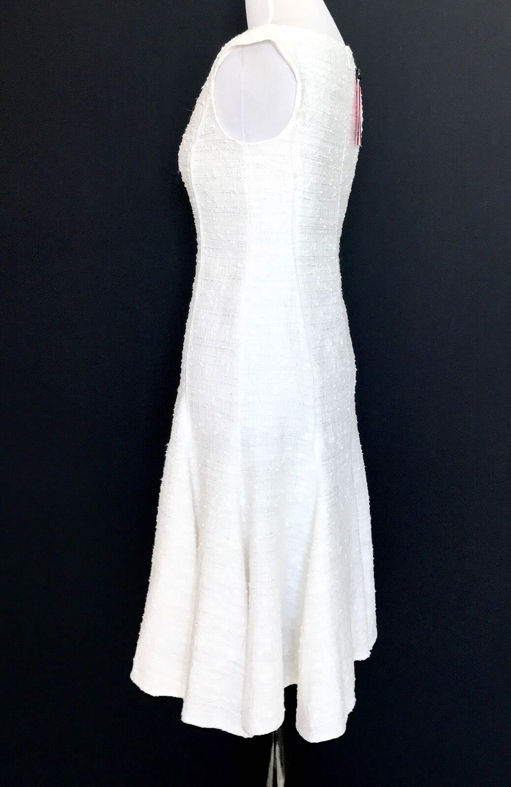Carolina Herrera White  Formal Dress. Retails $910 NWT Price $395 Size 0