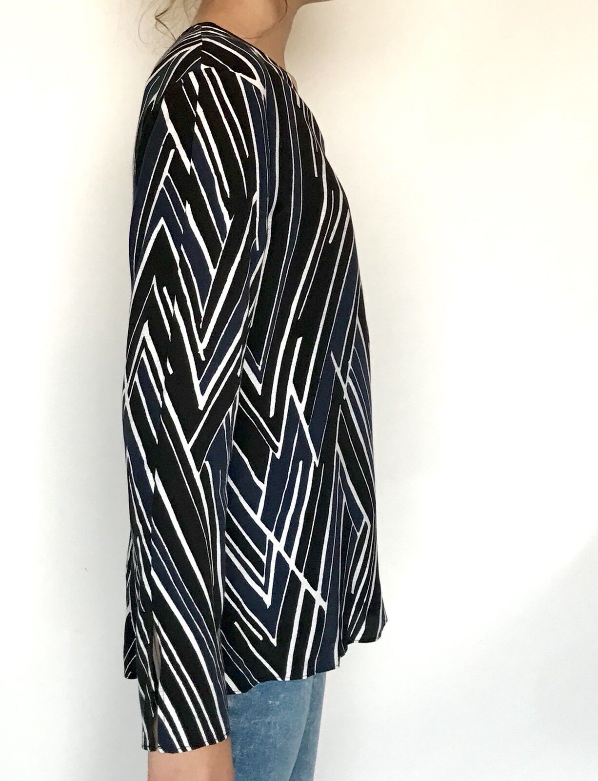 Nic + Zoe Phantom Stripe Bell Sleeve Top. NWT Size XS Retail $88 Price $38