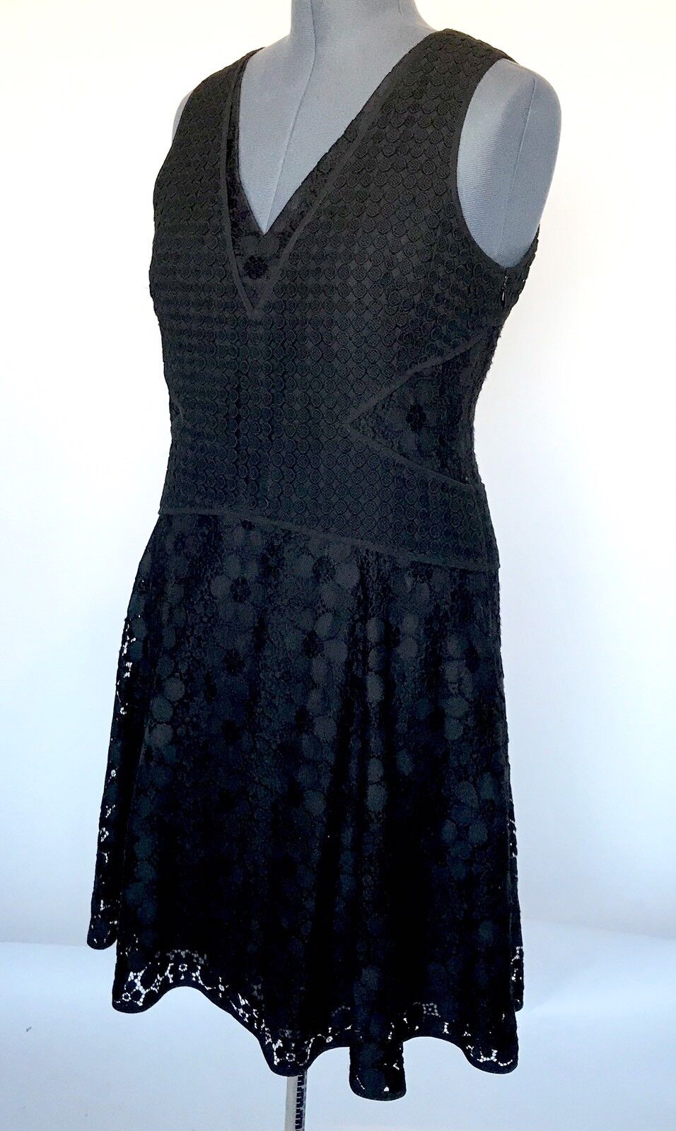 Diane Von Furstenberg Black Fiorenz Dress. NWT Retail $398 Price $198 Size 14