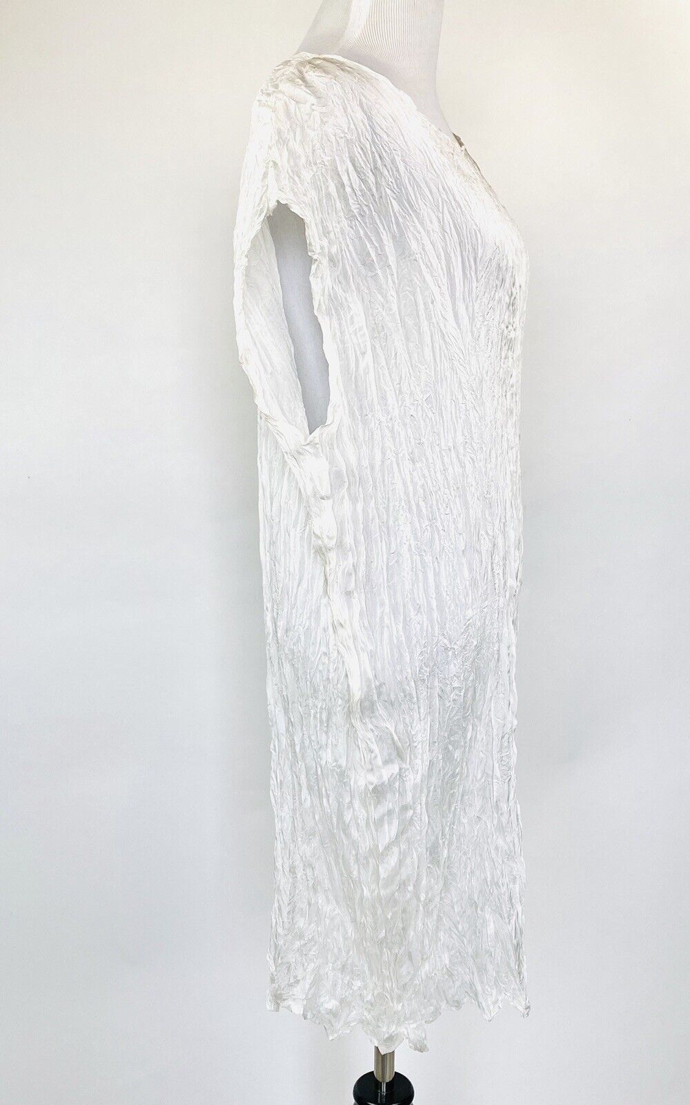 Amaran Silk Handpainted Off White Crinkle Dress Retail $119 Price $49 Size Small