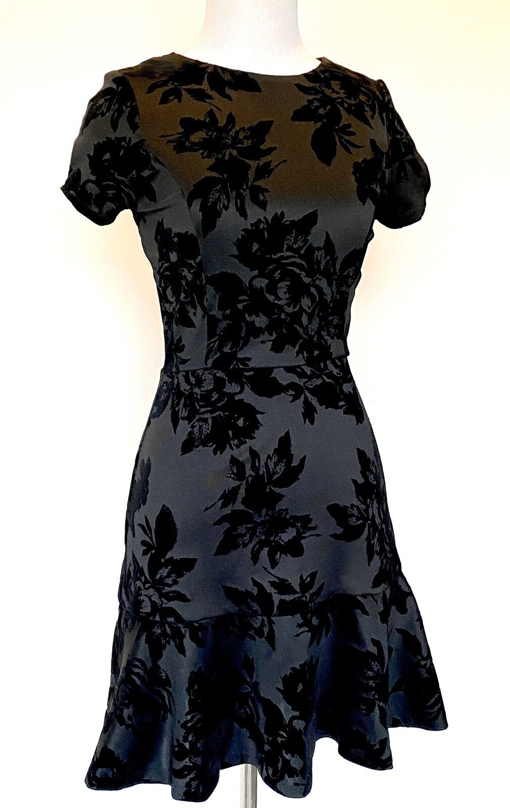 Black Flocked Velvet Floral Dress XS Retail $98 Price $28 NEW