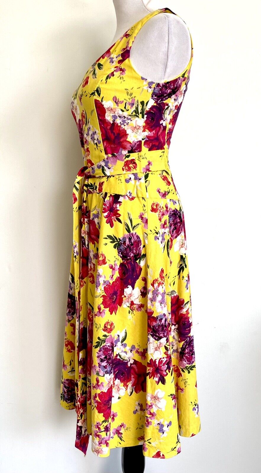 Taylor Yellow Floral Linen Mix Dress. NWT Size 2 Retail $138  Price $75