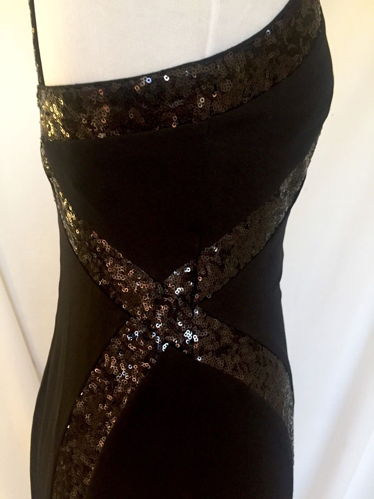 Laundry Black Sequin Dress. NWT Retails $275 Price $72 Size 2